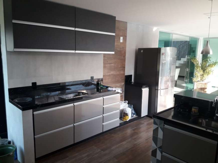 Casa de Condomínio com 4 Quartos à Venda, 392 m² por R$ 1.350.000